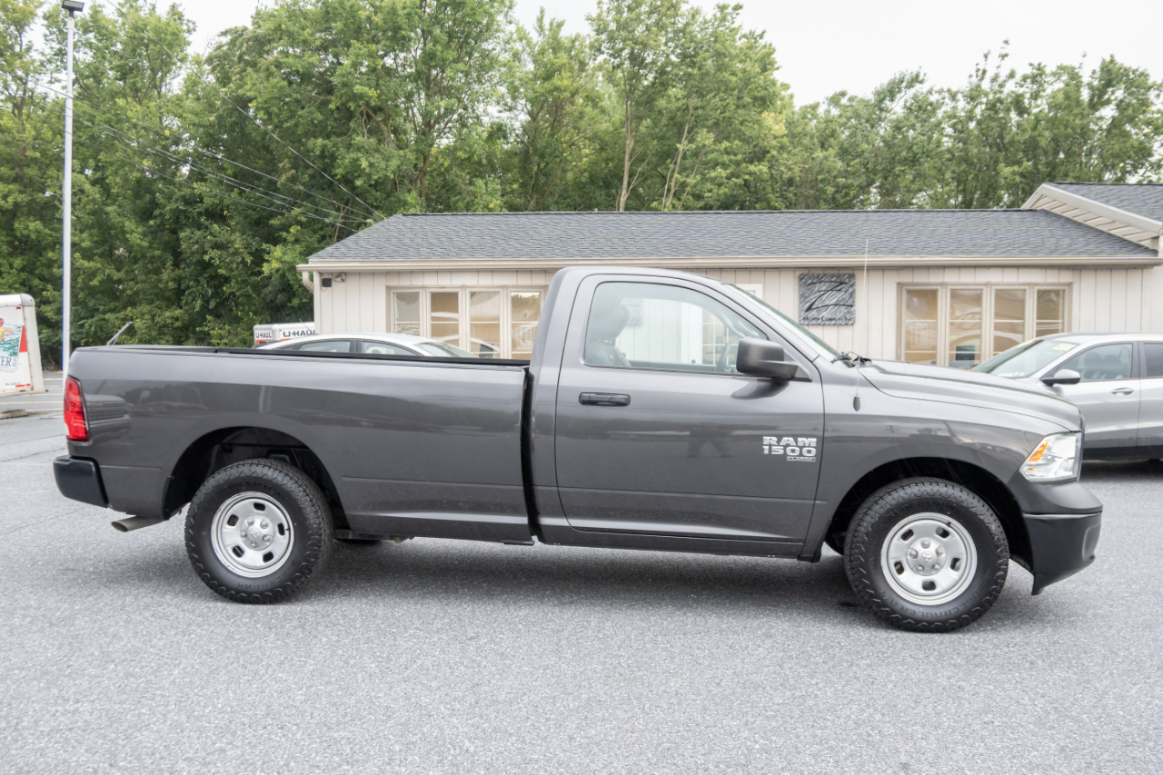 RAM 1500 Classic Tradesman 4x2 Reg Cab 8' Box 2019