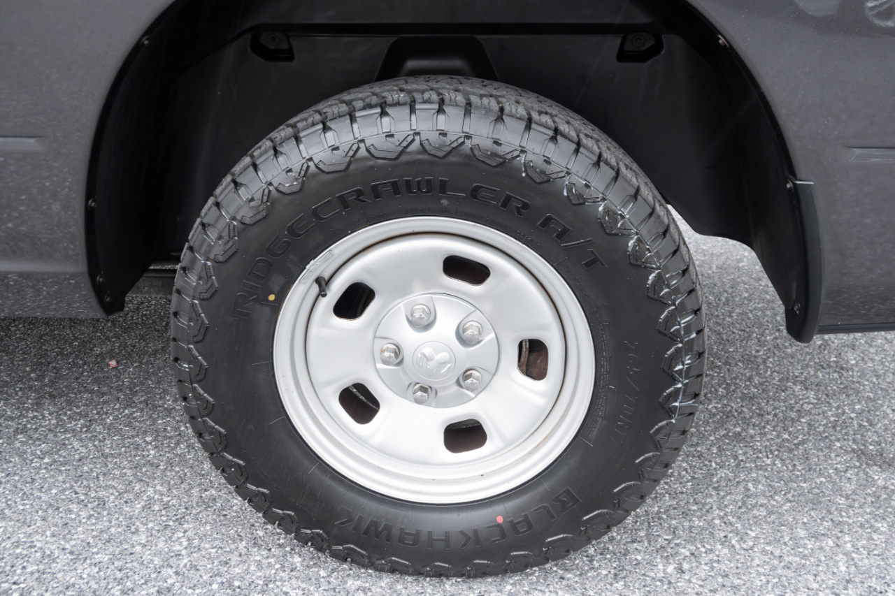 RAM 1500 Classic Tradesman 4x2 Reg Cab 8' Box 2019
