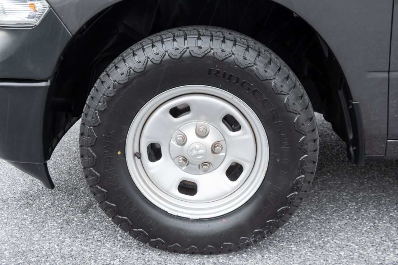 RAM 1500 Classic Tradesman 4x2 Reg Cab 8' Box 2019