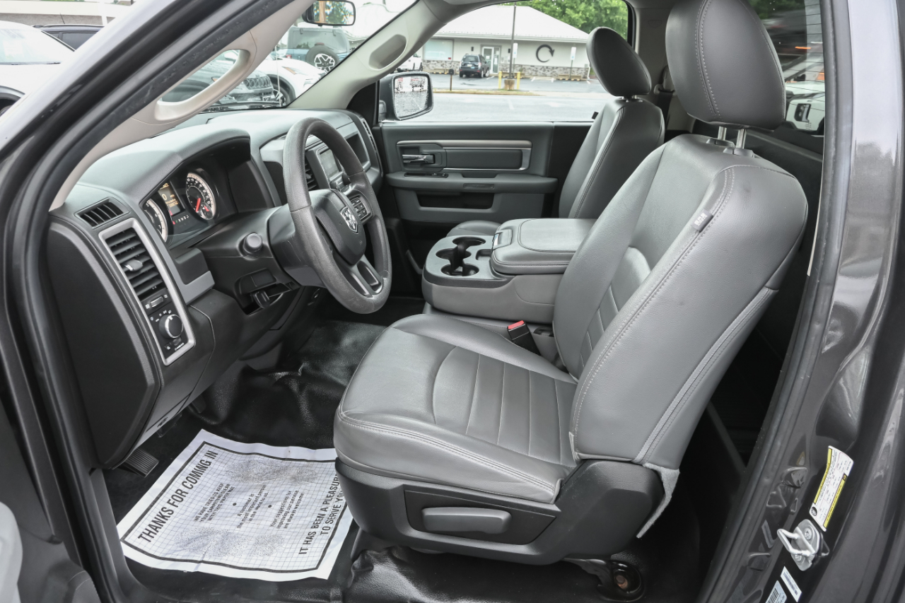 RAM 1500 Classic Tradesman 4x2 Reg Cab 8' Box 2019