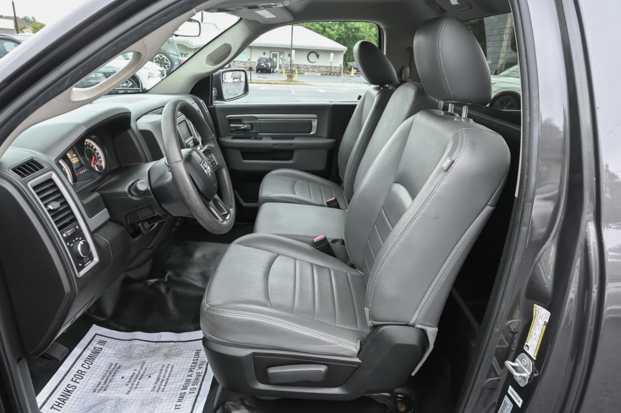 RAM 1500 Classic Tradesman 4x2 Reg Cab 8' Box 2019