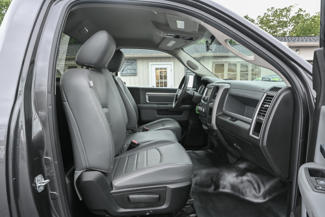 RAM 1500 Classic Tradesman 4x2 Reg Cab 8' Box 2019