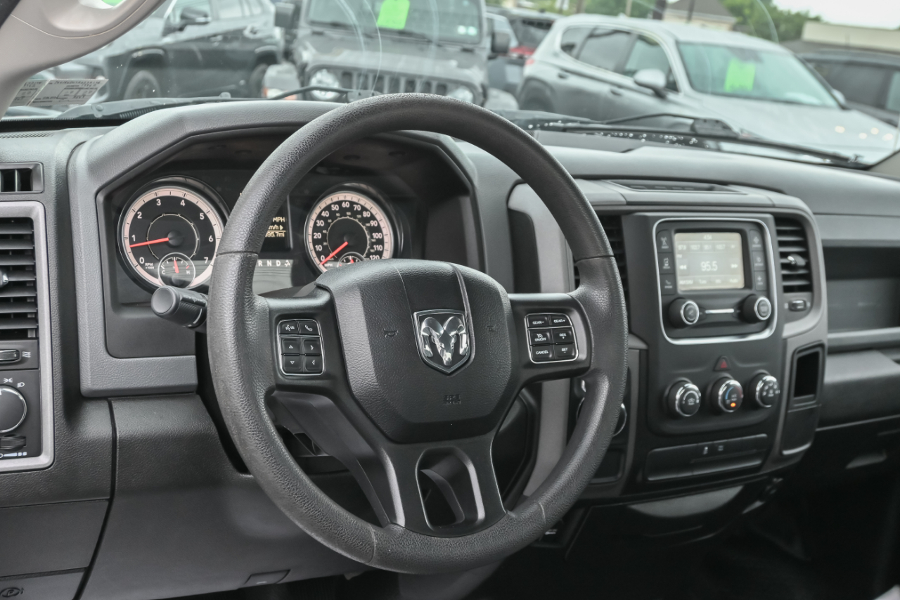 RAM 1500 Classic Tradesman 4x2 Reg Cab 8' Box 2019
