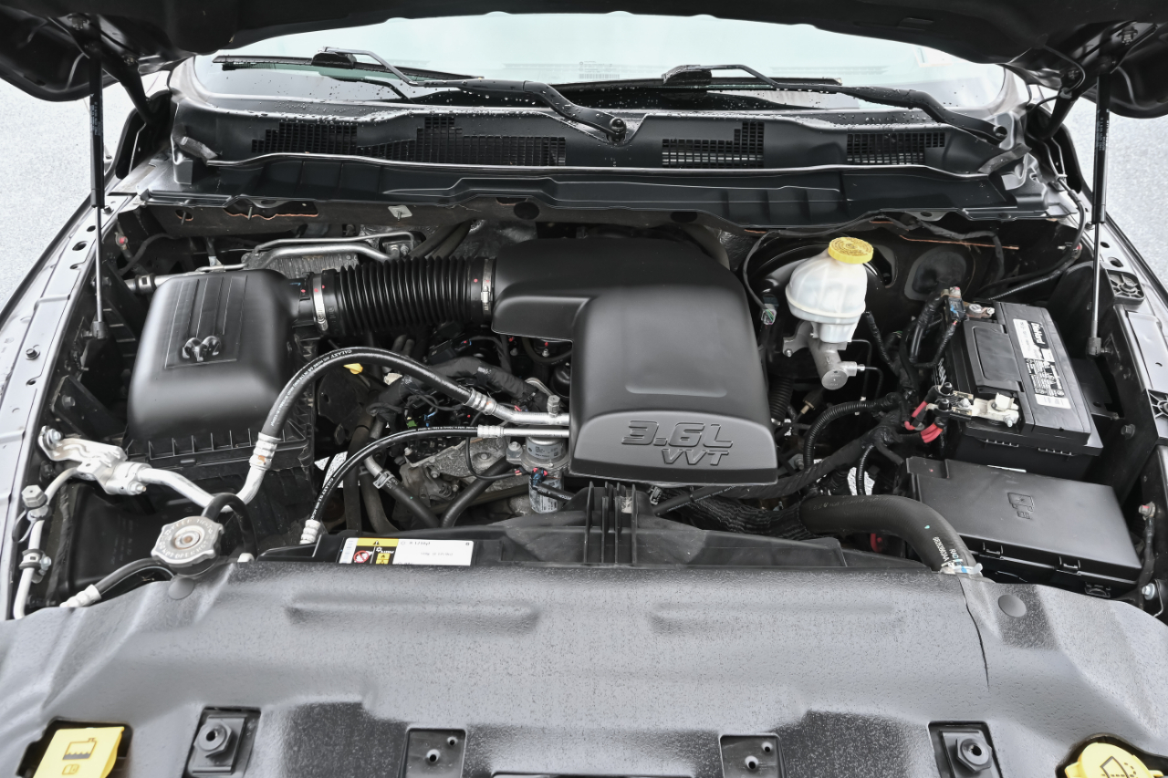RAM 1500 Classic Tradesman 4x2 Reg Cab 8' Box 2019