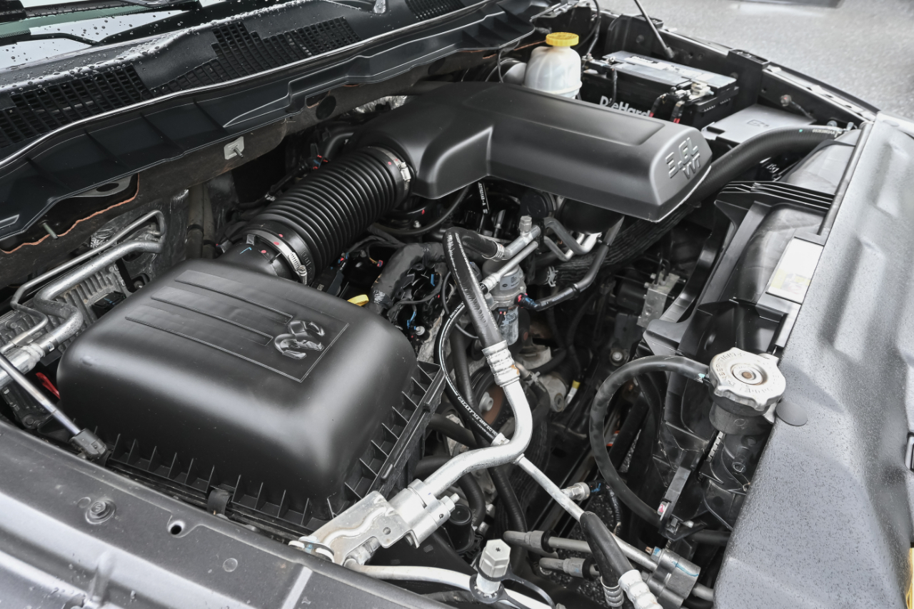 RAM 1500 Classic Tradesman 4x2 Reg Cab 8' Box 2019