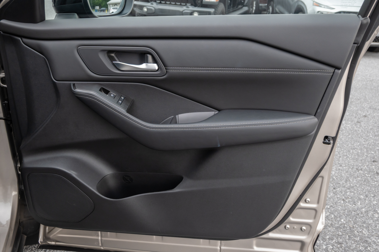 Nissan Rogue AWD SL 2025