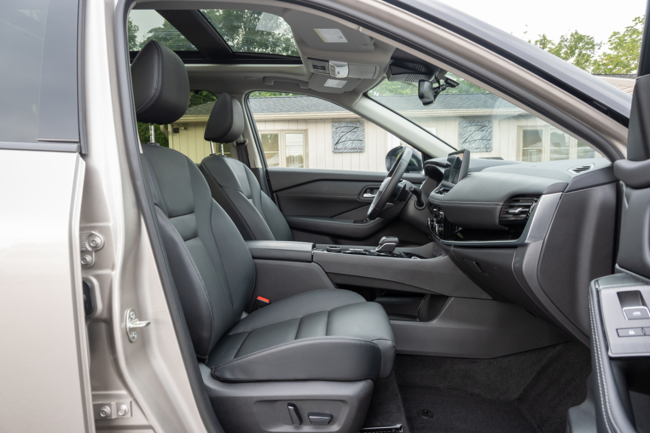 Nissan Rogue AWD SL 2025