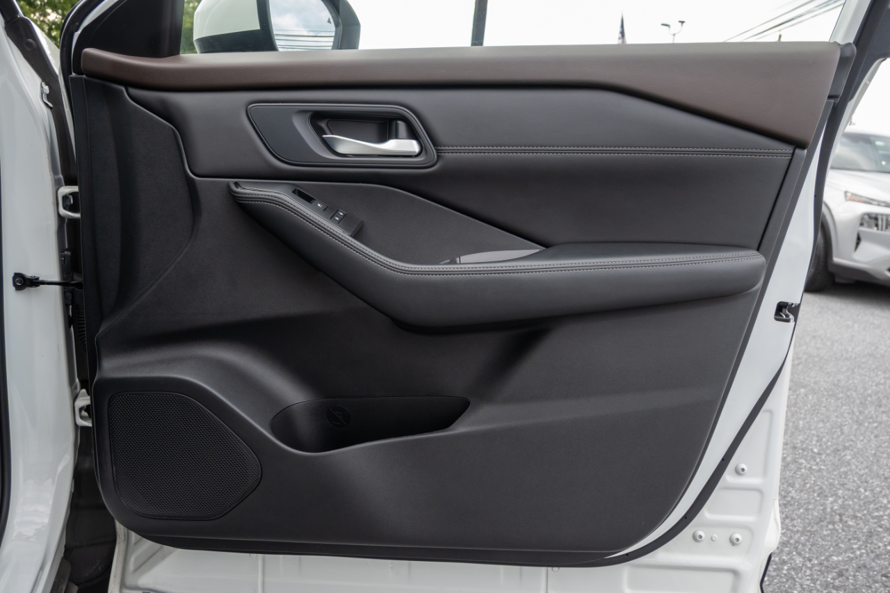 Nissan Rogue  2023