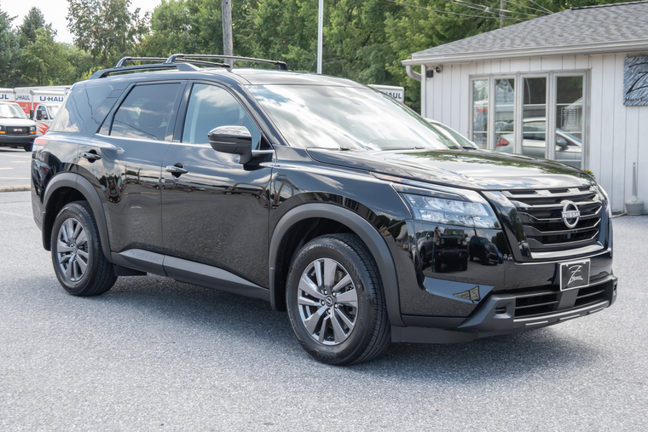 Nissan Pathfinder SV 4WD 2024