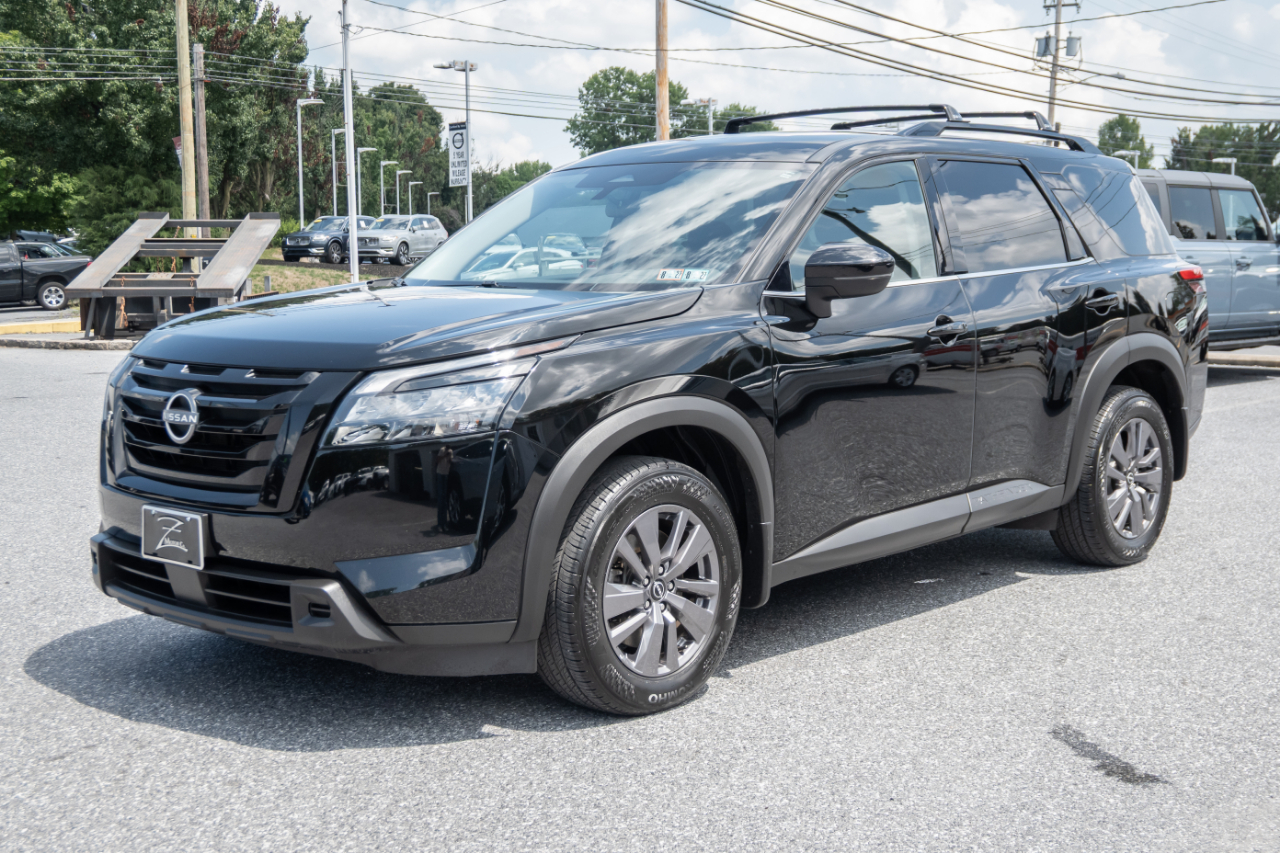 Nissan Pathfinder SV 4WD 2024