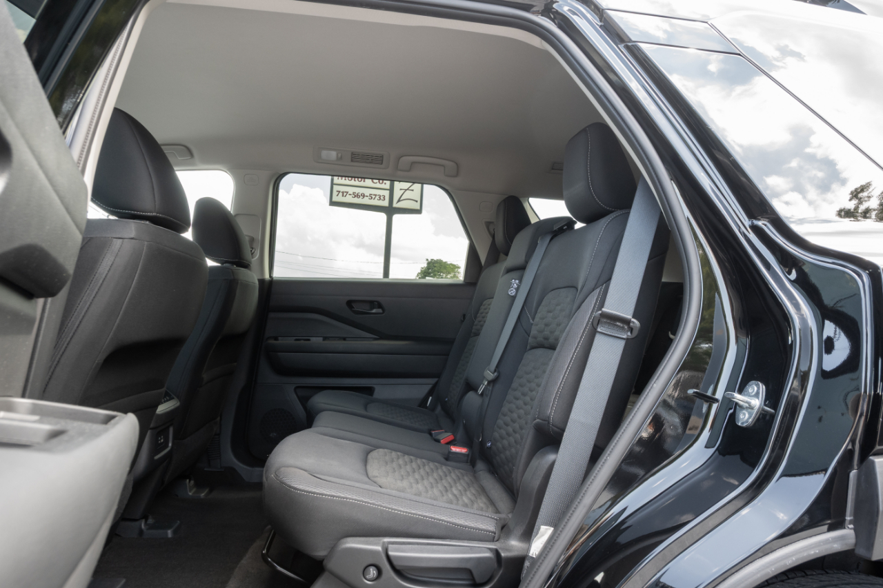 Nissan Pathfinder SV 4WD 2024
