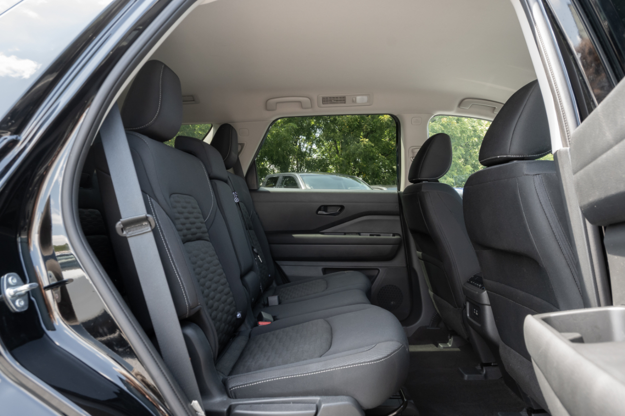Nissan Pathfinder SV 4WD 2024