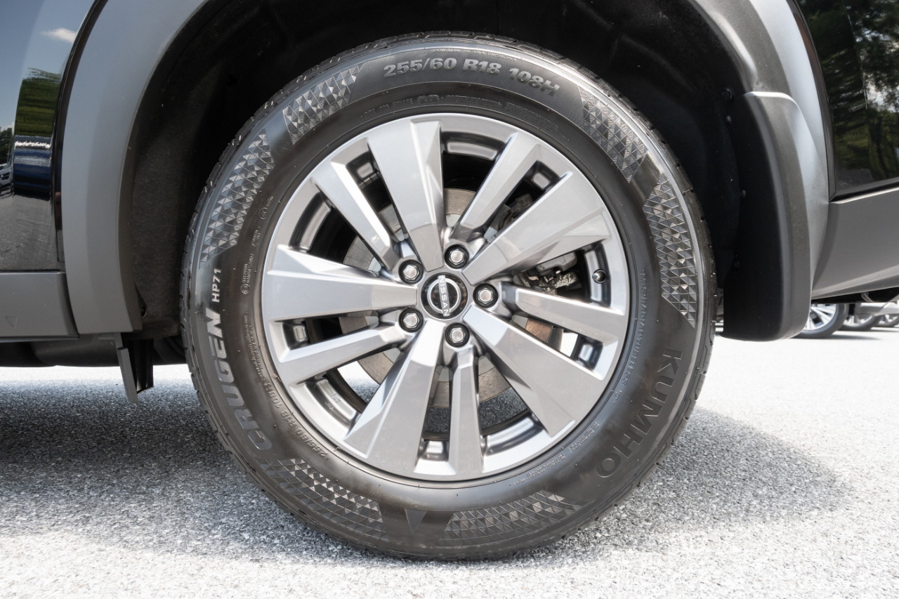 Nissan Pathfinder SV 4WD 2024