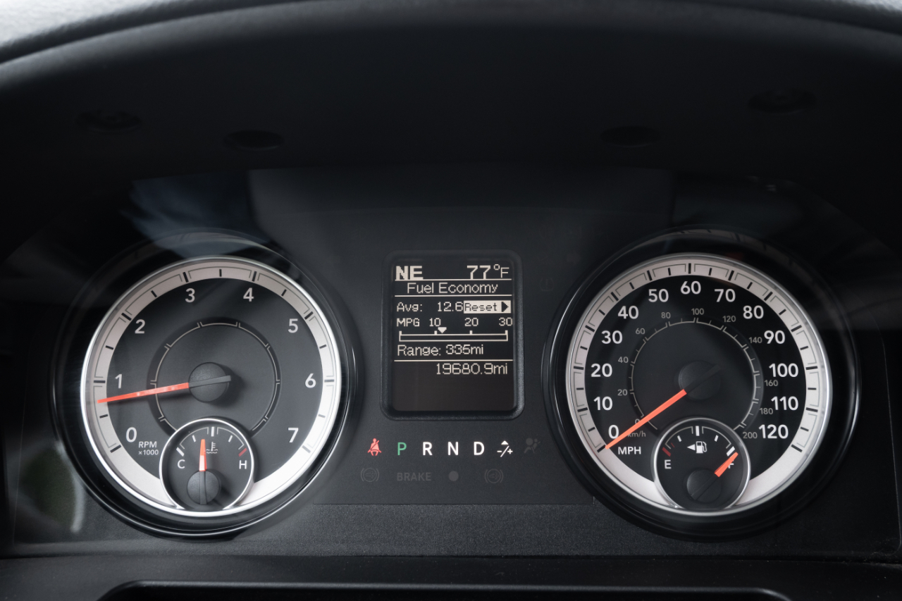 RAM 1500 4WD Reg Cab 140.5" Tradesman 2016