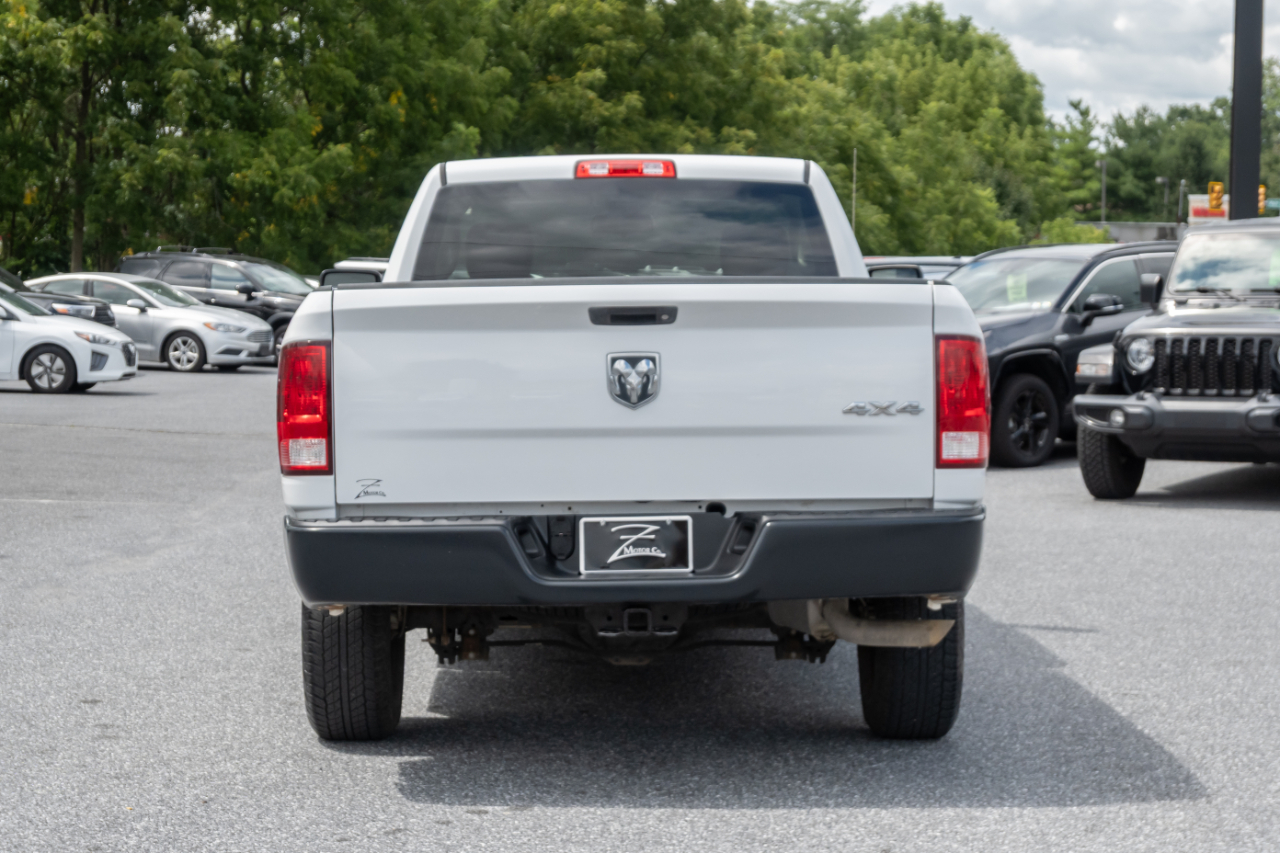RAM 1500 4WD Reg Cab 140.5" Tradesman 2016
