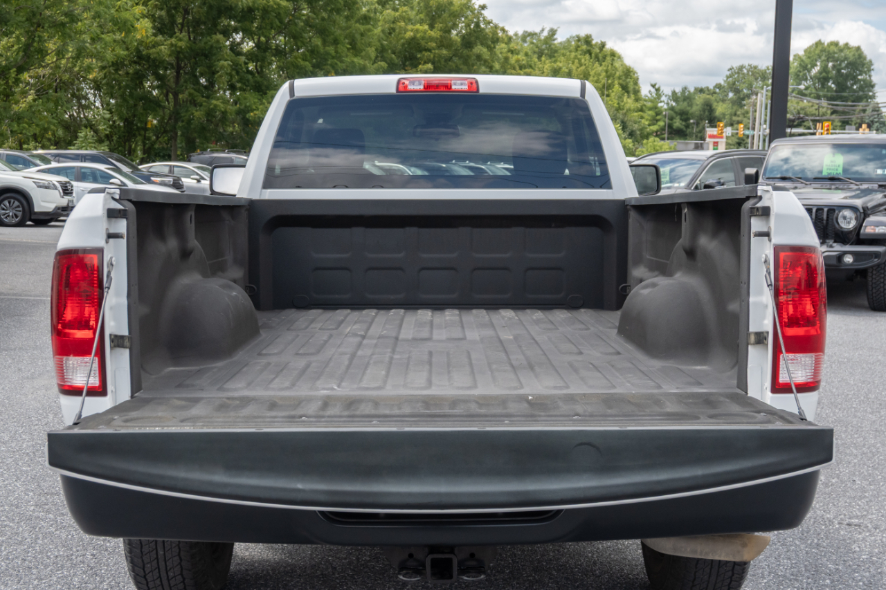 RAM 1500 4WD Reg Cab 140.5" Tradesman 2016