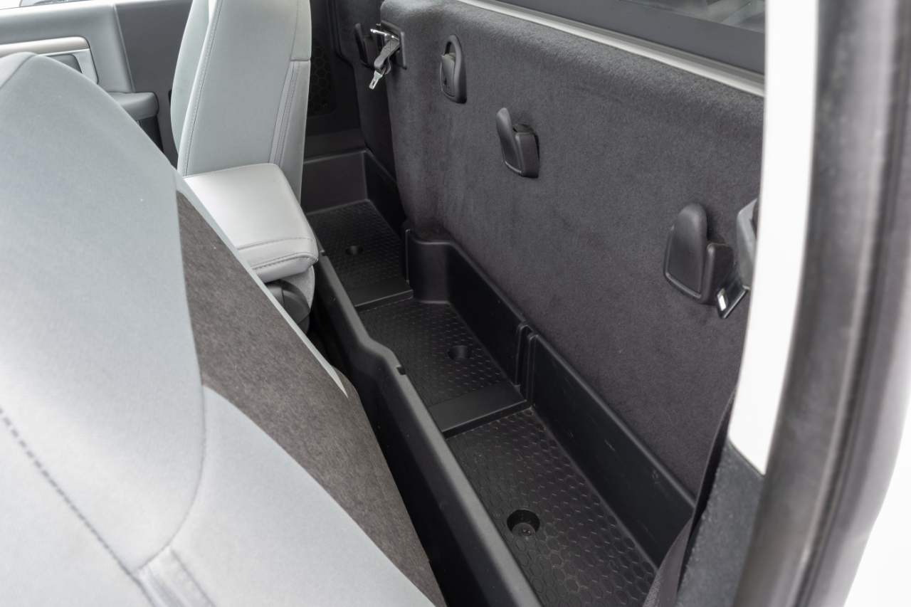 RAM 1500 4WD Reg Cab 140.5" Tradesman 2016