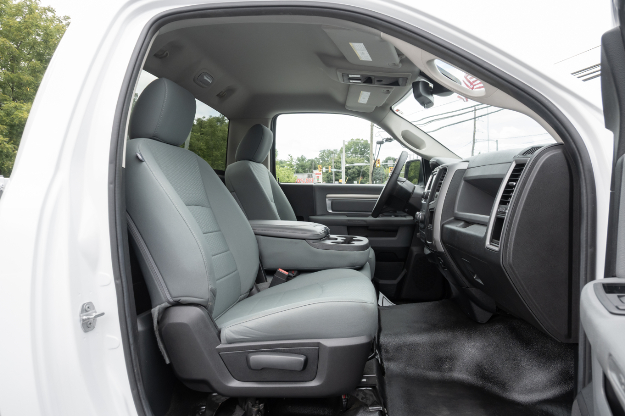 RAM 1500 4WD Reg Cab 140.5" Tradesman 2016