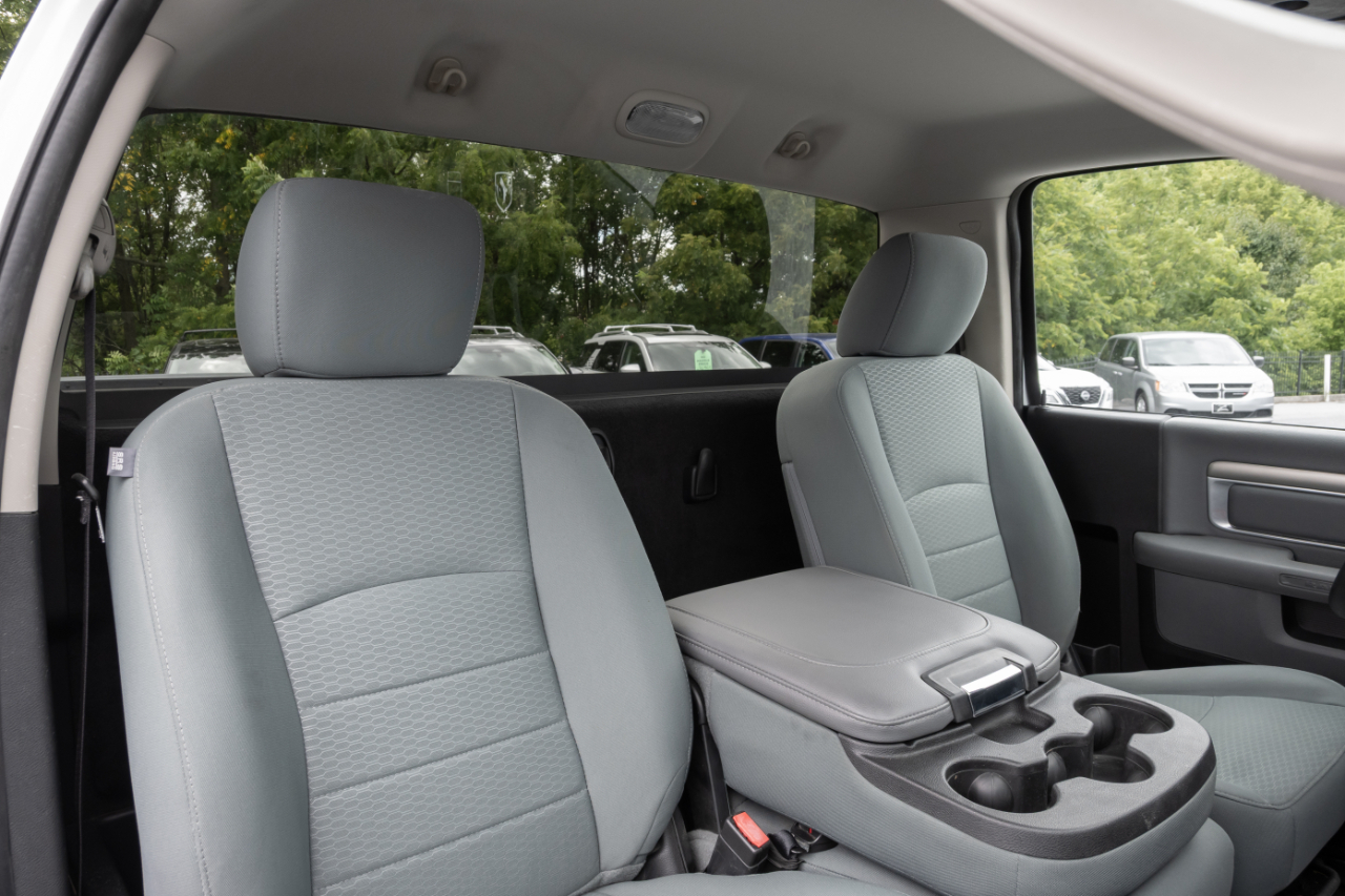 RAM 1500 4WD Reg Cab 140.5" Tradesman 2016