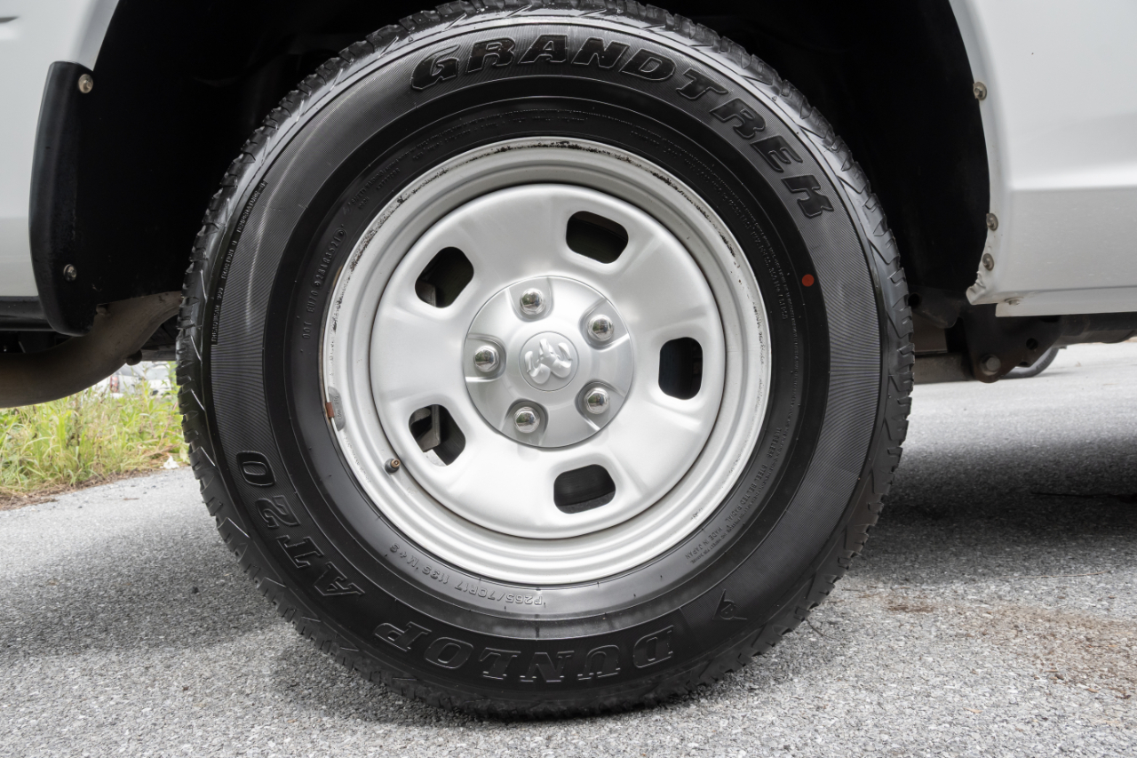 RAM 1500 4WD Reg Cab 140.5" Tradesman 2016