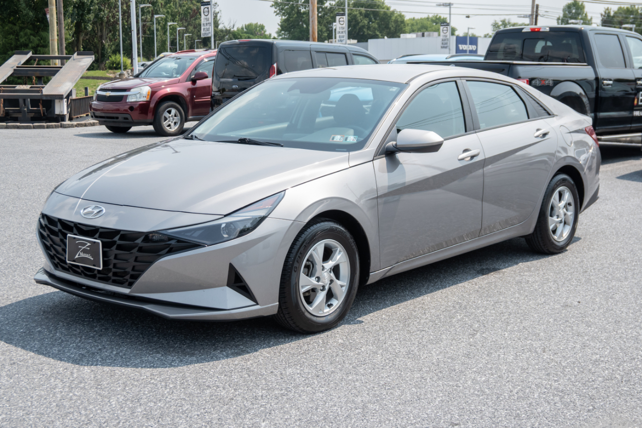 Hyundai Elantra SE 2023