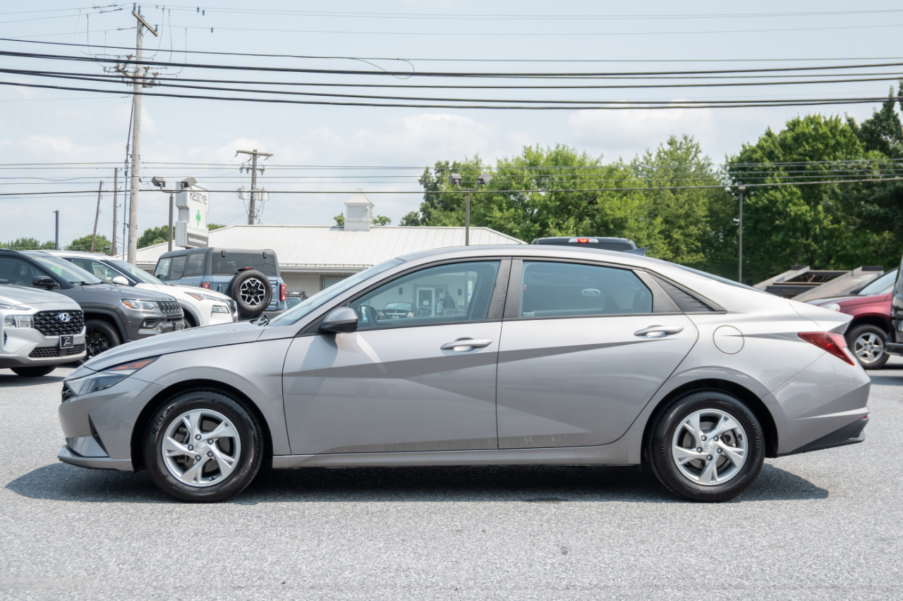 Hyundai Elantra SE 2023