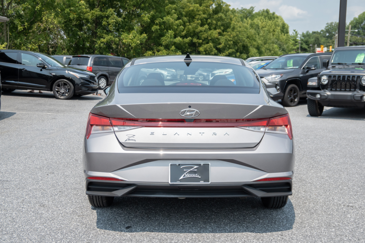 Hyundai Elantra SE 2023