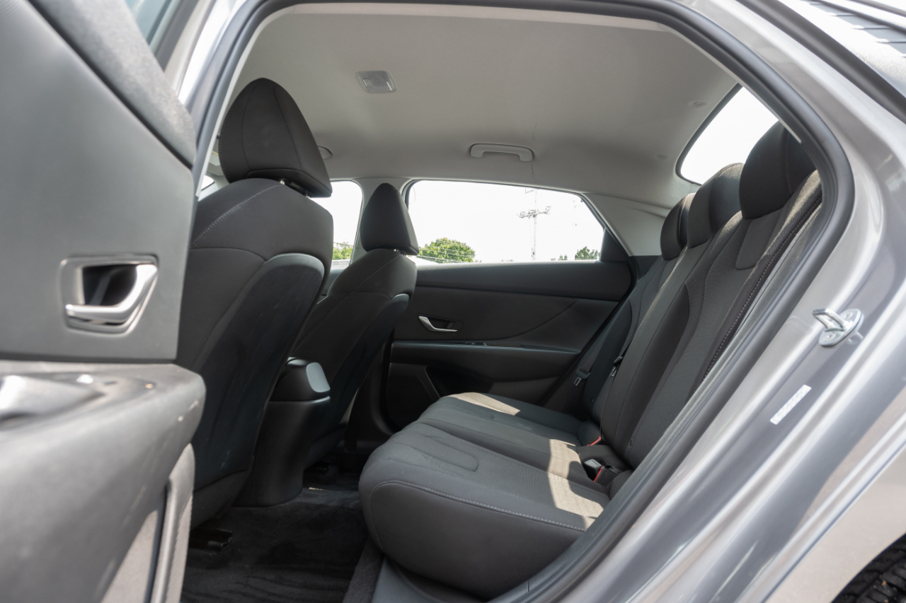 Hyundai Elantra SE 2023