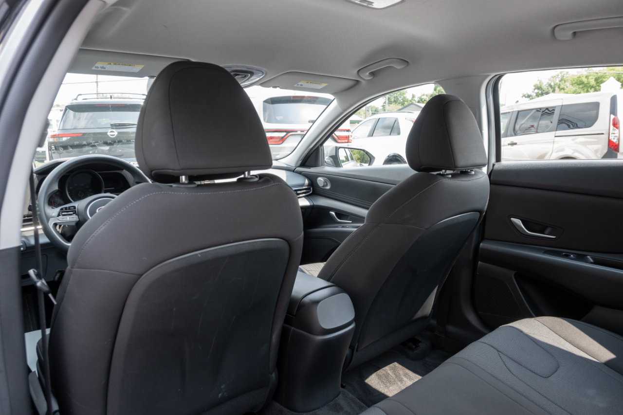 Hyundai Elantra SE 2023