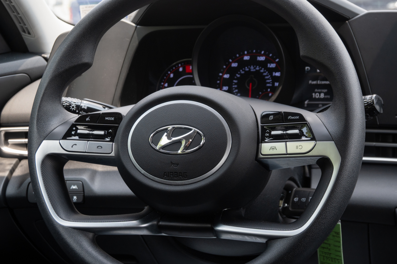 Hyundai Elantra SE 2023