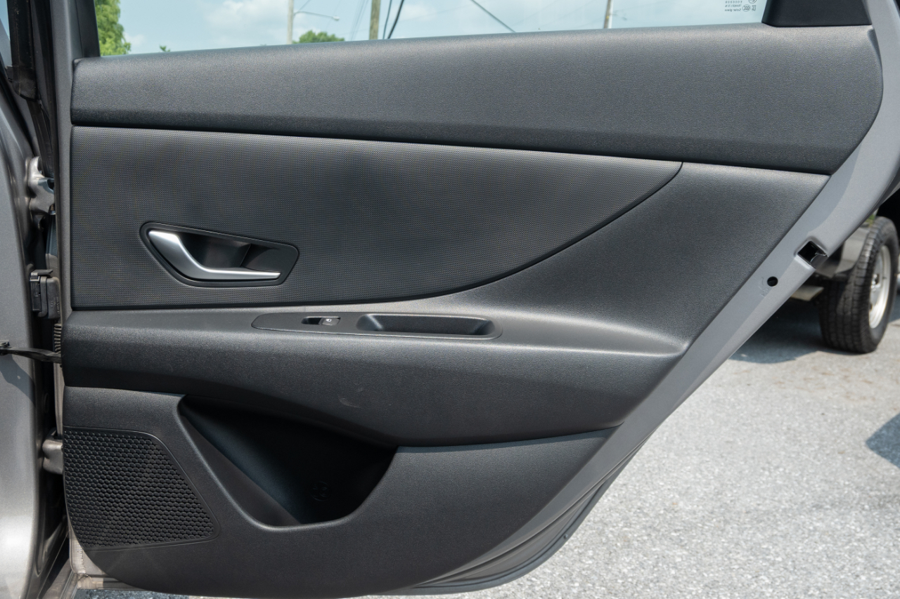 Hyundai Elantra SE 2023