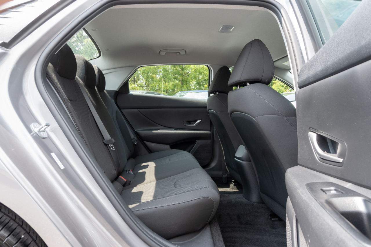 Hyundai Elantra SE 2023