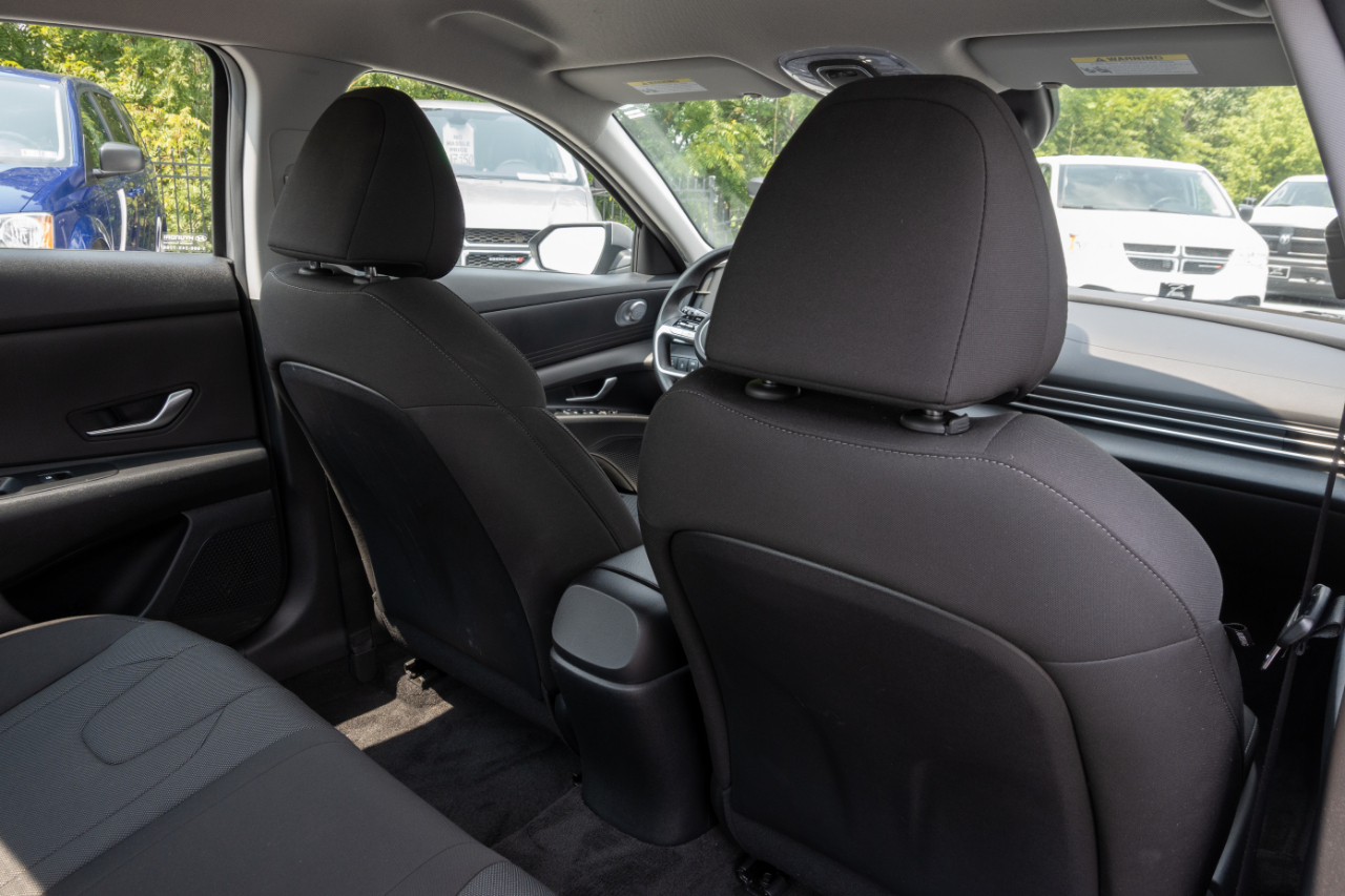 Hyundai Elantra SE 2023