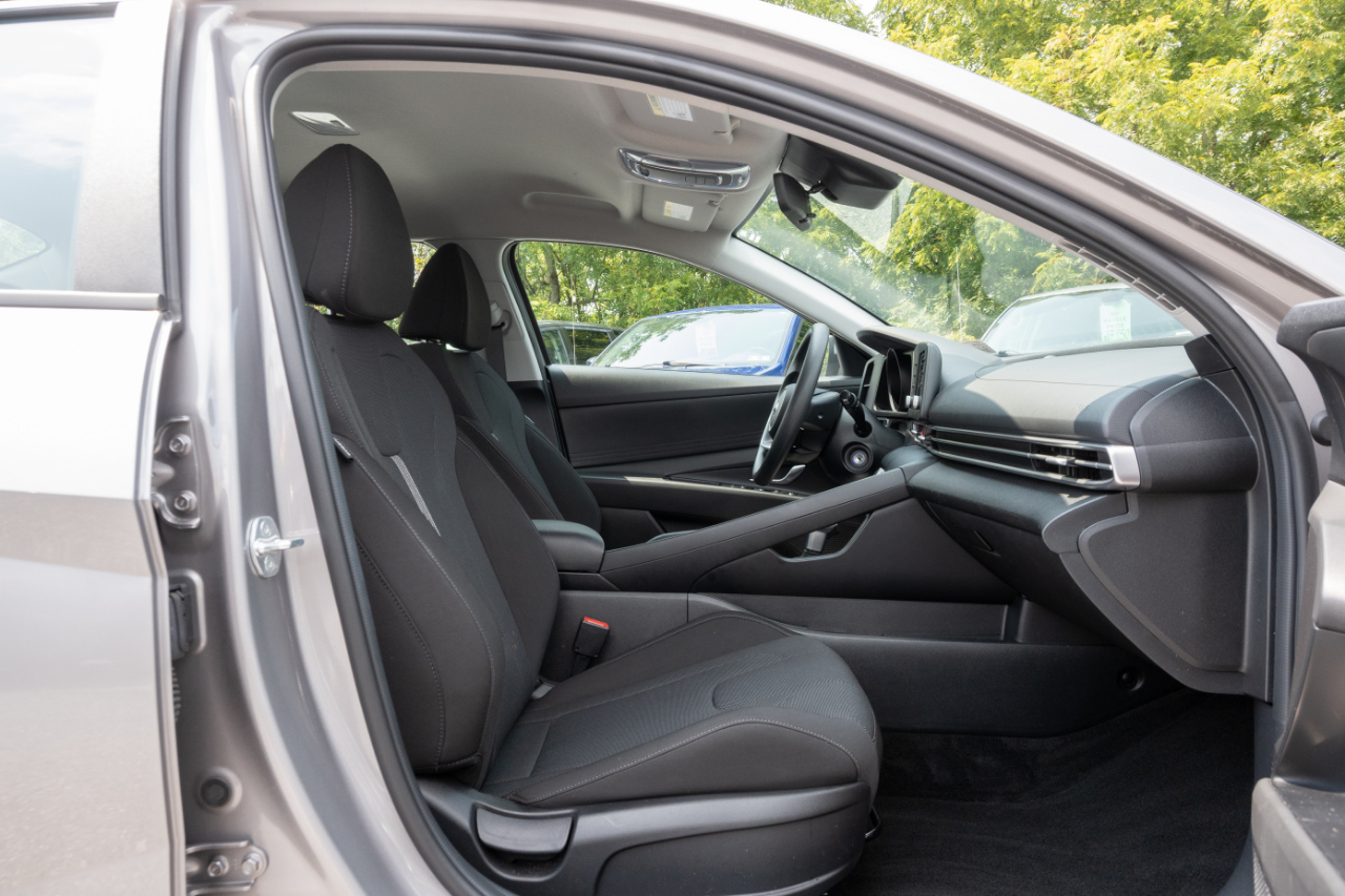 Hyundai Elantra SE 2023