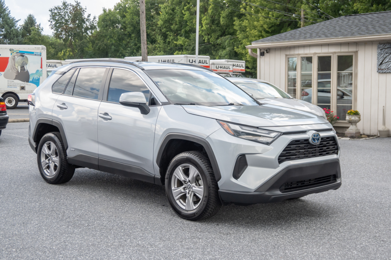Toyota RAV4 Hybrid XLE AWD (Natl) 2023