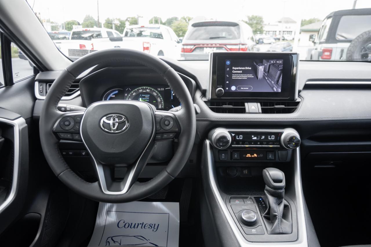 Toyota RAV4 Hybrid XLE AWD (Natl) 2023