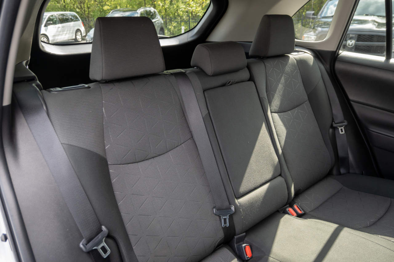 Toyota RAV4 Hybrid XLE AWD (Natl) 2023