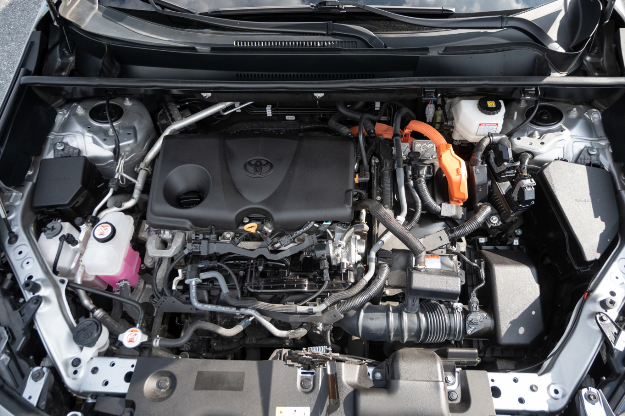 Toyota RAV4 Hybrid XLE AWD (Natl) 2023