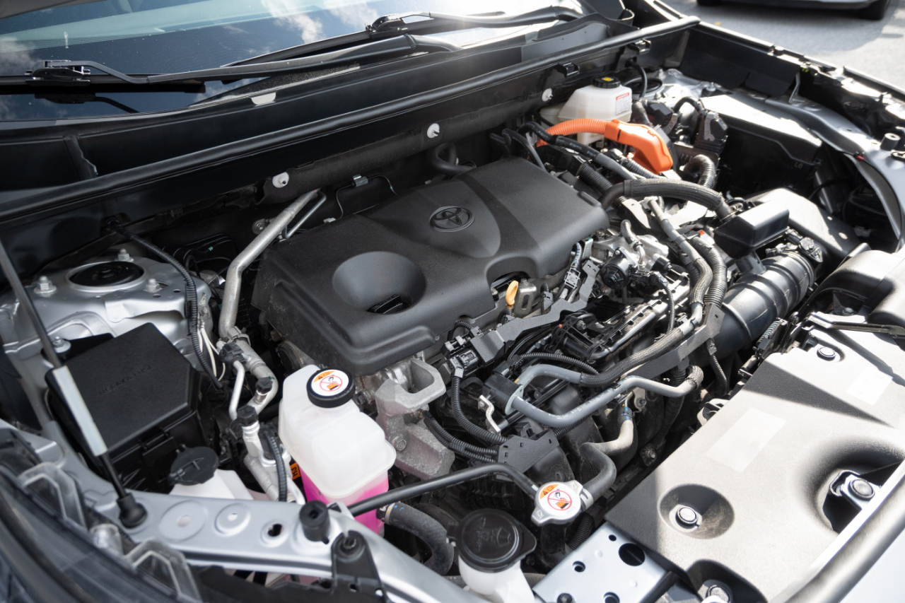 Toyota RAV4 Hybrid XLE AWD (Natl) 2023