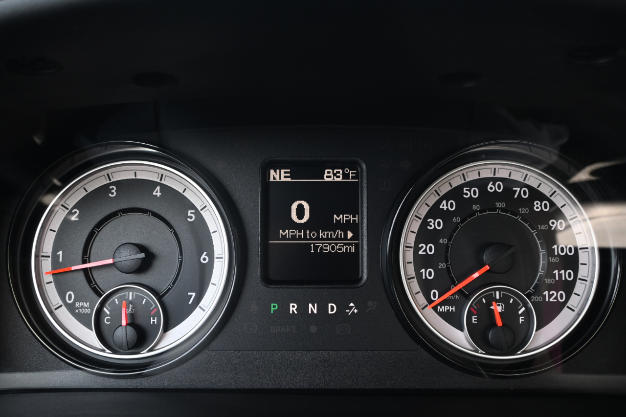 RAM 1500 Tradesman 4x2 Reg Cab 8' Box 2018