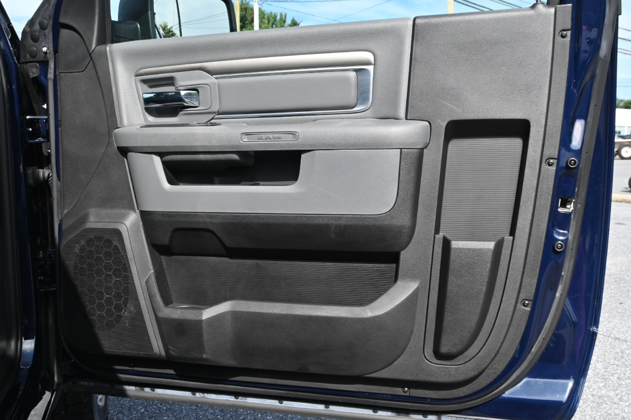 RAM 1500 Tradesman 4x2 Reg Cab 8' Box 2018
