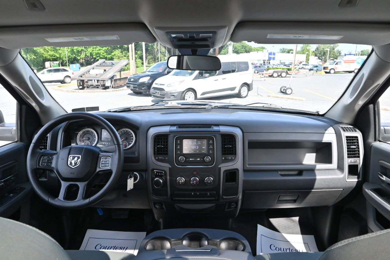 RAM 1500 Tradesman 4x2 Reg Cab 8' Box 2018