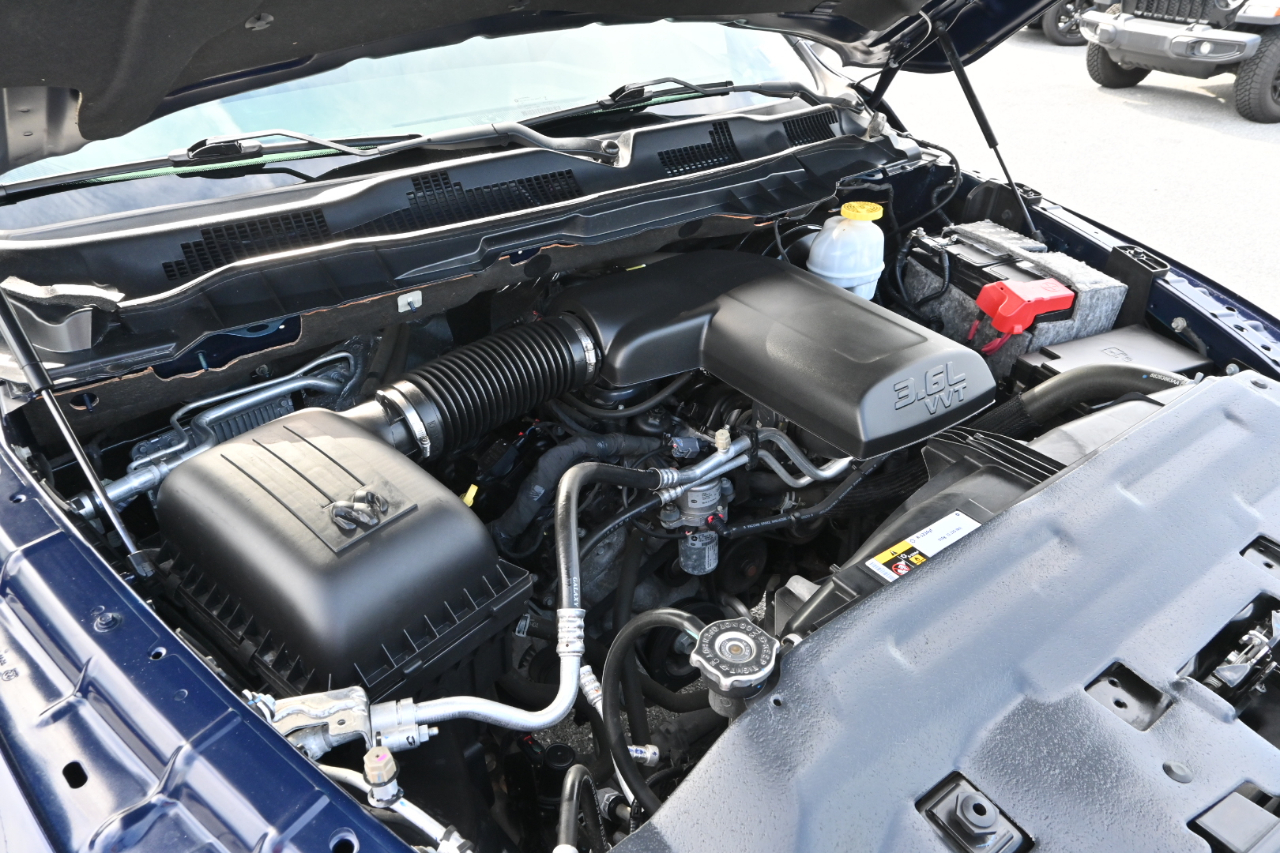 RAM 1500 Tradesman 4x2 Reg Cab 8' Box 2018