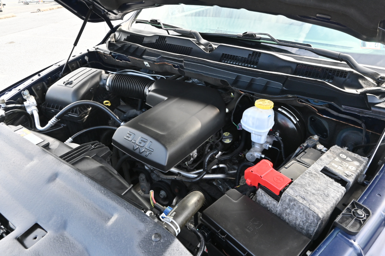 RAM 1500 Tradesman 4x2 Reg Cab 8' Box 2018