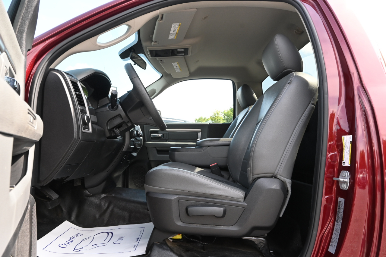 RAM 1500 Tradesman 4x2 Reg Cab 8' Box 2018