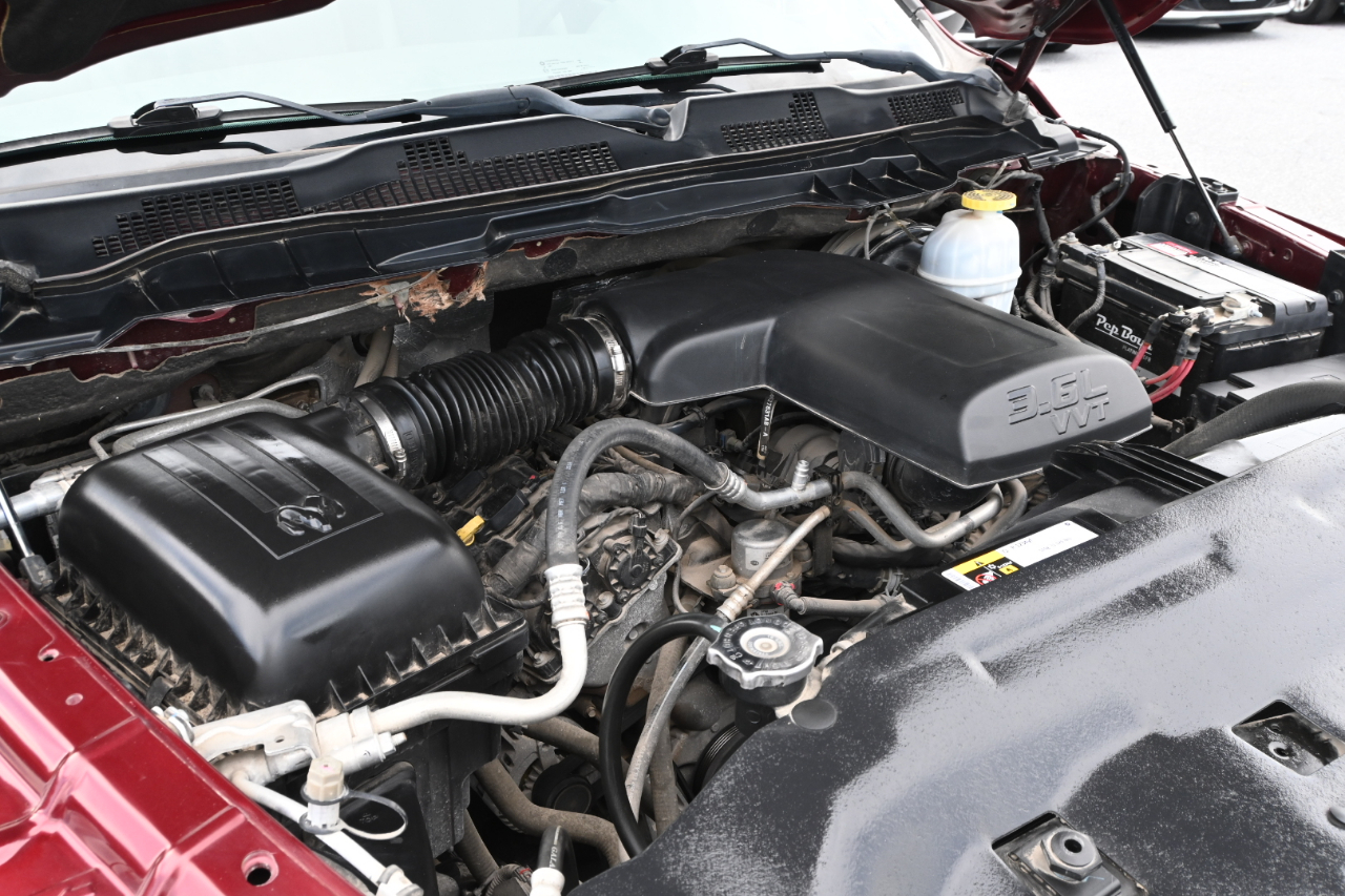 RAM 1500 Tradesman 4x2 Reg Cab 8' Box 2018