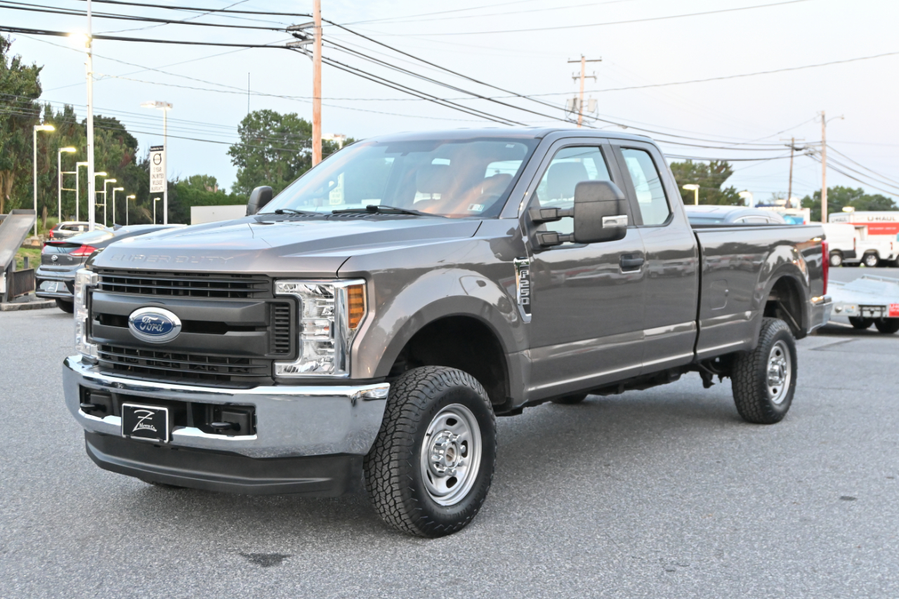Ford Super Duty F-250 SRW XL 4WD SuperCab 8' Box 2019