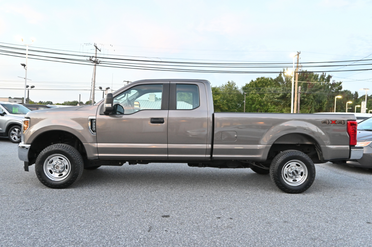 Ford Super Duty F-250 SRW XL 4WD SuperCab 8' Box 2019