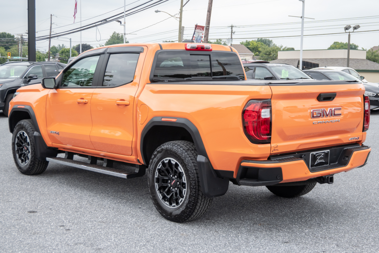 GMC Canyon 4WD Crew Cab AT4 2026
