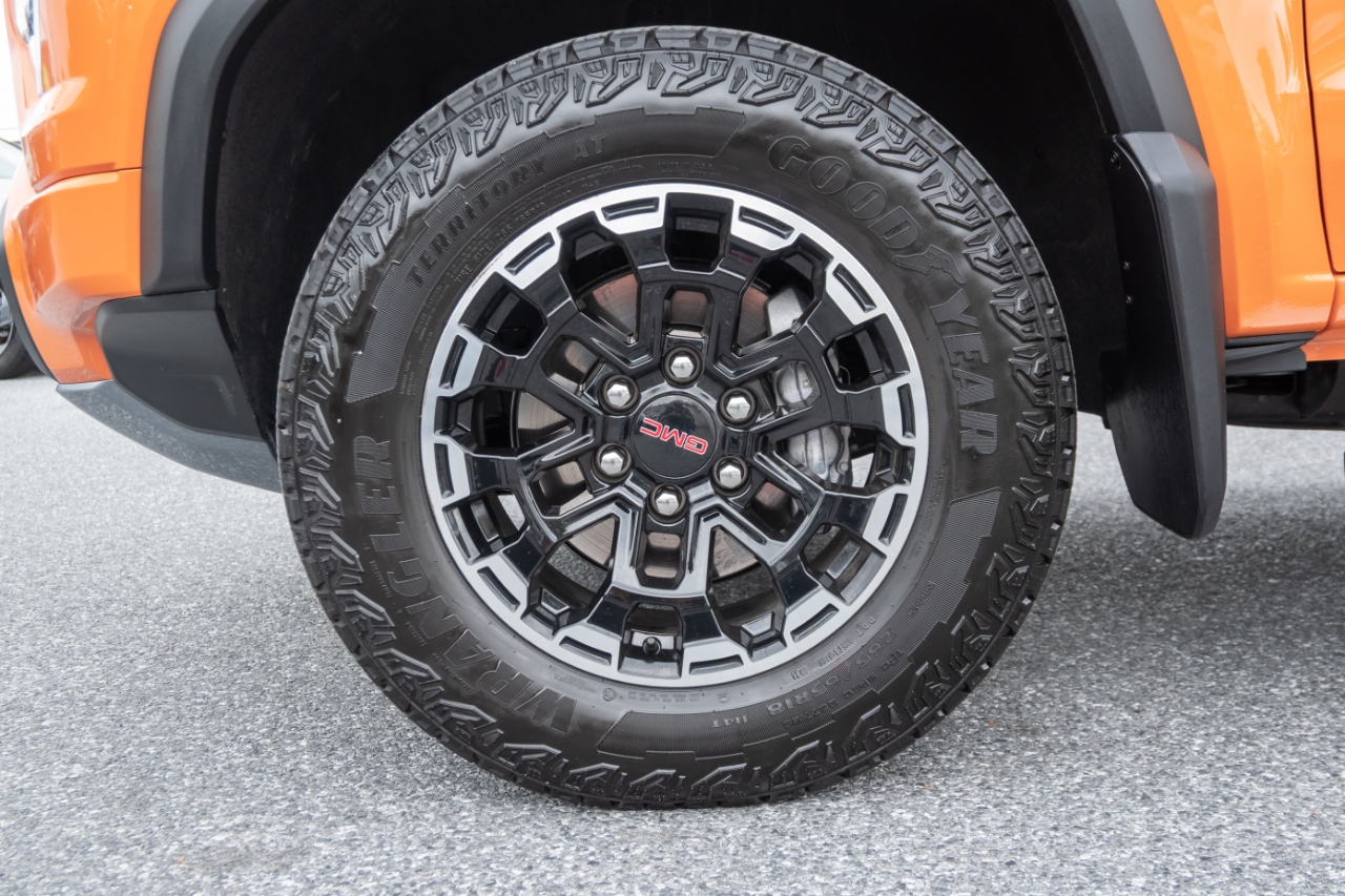 GMC Canyon 4WD Crew Cab AT4 2026